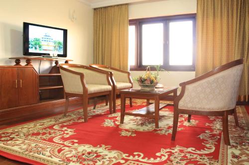 room detail thumbnail 2