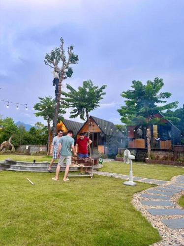 Yellow Homestay