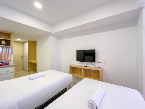 Modern Designed Studio at De Prima Apartment By Travelio - image 2