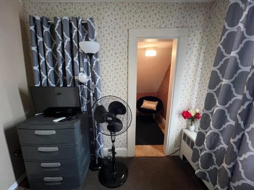 Private Room Minutes from Downtown A in Hartford, USA