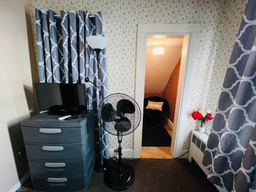 Private Room Minutes from Downtown A in Hartford, USA