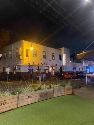 餐廳, Lemon Tree Cottage Yarraville Inner City Oasis in 亞拉維爾