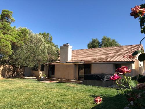 Oasis Hm near Rancho Vista- Shared Hm in Palmdale