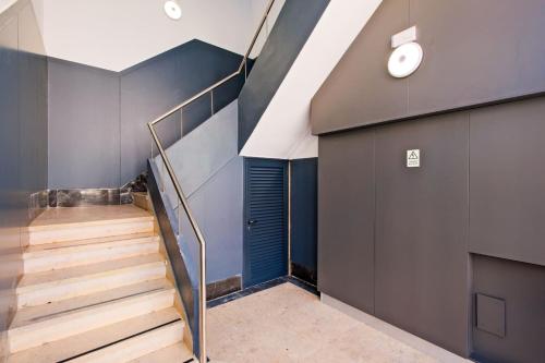 Lovely studio fully equipped near subway N11 - Shared bathroom with another Studio - main image