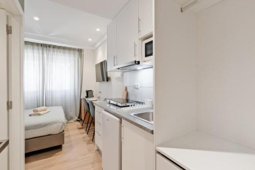 Lovely studio fully equipped near subway N13 - image 3