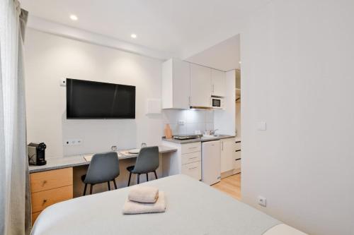 Lovely studio fully equipped near subway N13 - main image