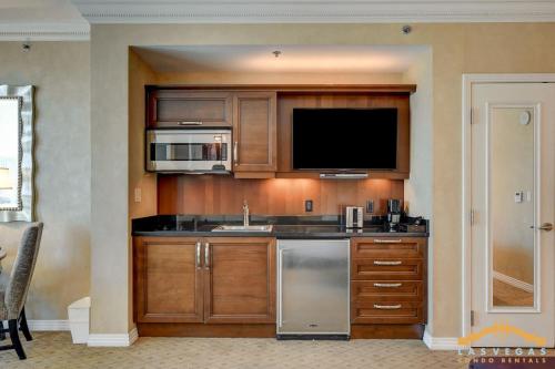 Strip Views, King Bed & Jacuzzi - MGM Signature, Las Vegas (foto 3)
