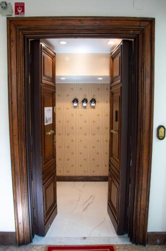 Home at Rome Luxury Navona Suites - image 8