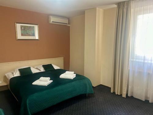 Hotel Pacific - image 7