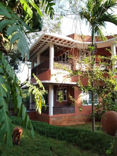Inn Pondiville Forest Retreat - 숙소 외관