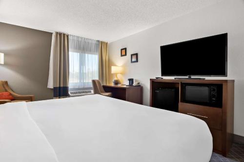 Comfort Inn Joliet West I-80 Comfort Inn Joliet West I-80