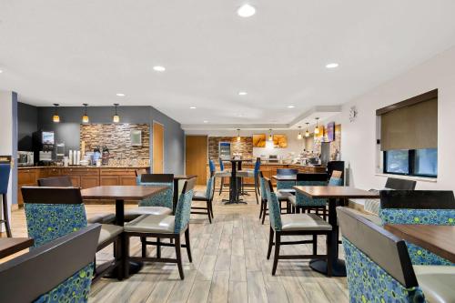 Comfort Inn Joliet West I-80 Comfort Inn Joliet West I-80