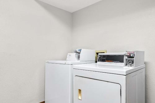 Comfort Inn Joliet West I-80 Comfort Inn Joliet West I-80