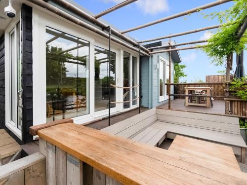  Idyllic Holiday Home in Ooltgensplaat near centre, Unterkunft in Ooltgensplaat