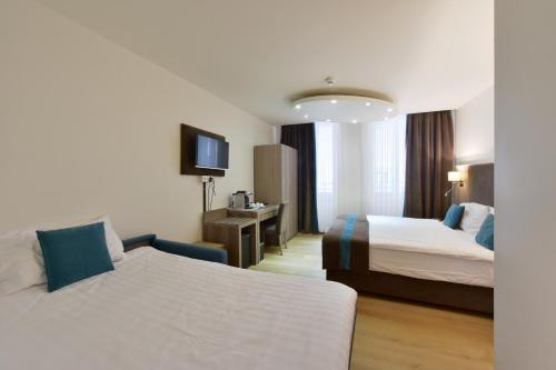 Hotel Rousseau - main image