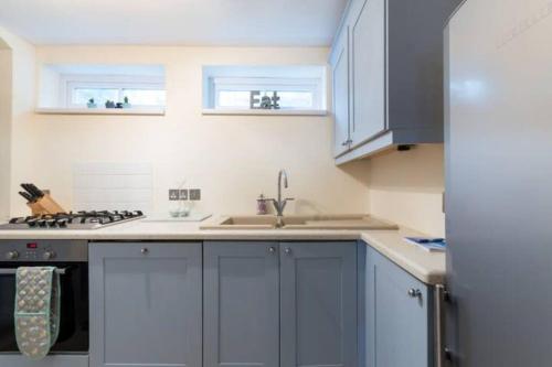 Charming stone cottage in the heart of Tetbury in เท็ทบูรีย์