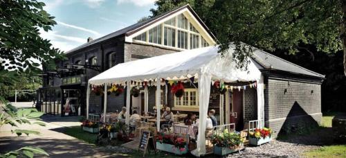 Charming stone cottage in the heart of Tetbury in เท็ทบูรีย์