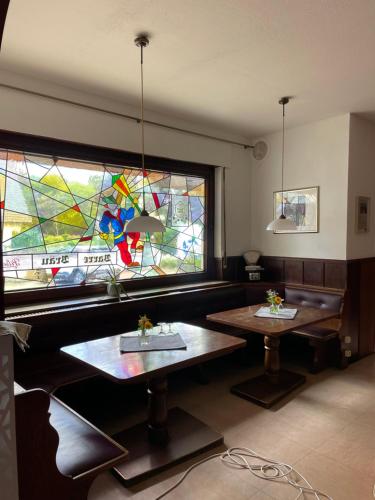 餐廳, Bistro-zur-Quelle in 明登