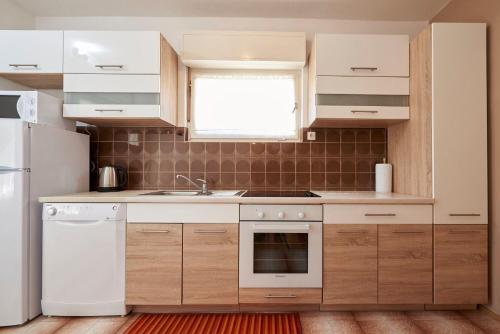 One-Bedroom Apartment image 10