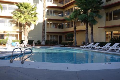 Swimming pool, Ramada by Wyndham Sacramento in Sacramento (CA)