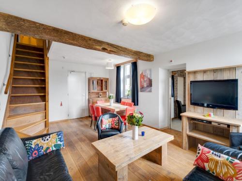  Cozy Farmhouse in Bemelen with Terrace, Ferienwohnung in Bemelen