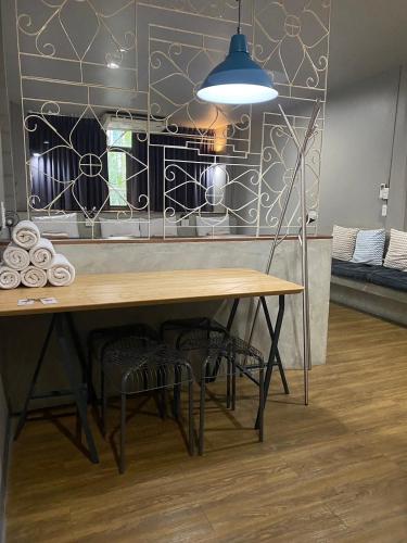 room detail thumbnail 2