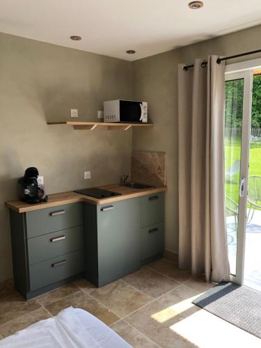 virtuve, La maison Buis chambres d hotes in Quiestede (Nord-Pas-de-Calais)