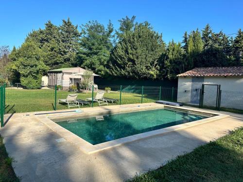 Avignon, joli chalet en campagne très proche de la ville