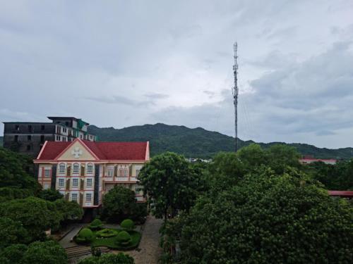 Coffee Hotel Dinh Co - 주변 명소