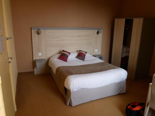 Logis Hôtel Le Lion d'Or 2