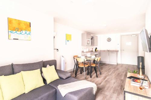 Fabulous 1 Bed Apartment in Liverpool Centre, Liverpool (photo 6)