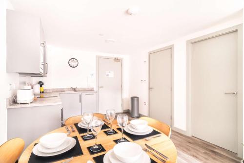Fabulous 1 Bed Apartment in Liverpool Centre, Liverpool (photo 9)