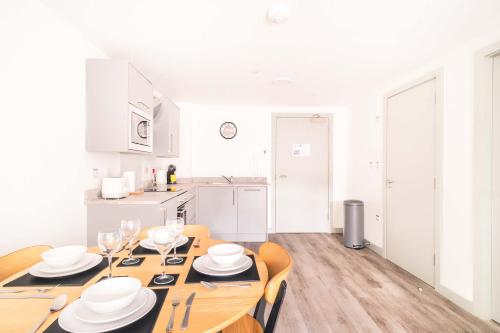Fabulous 1 Bed Apartment in Liverpool Centre, Liverpool (photo 10)