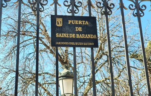 Retiro Park - image 8