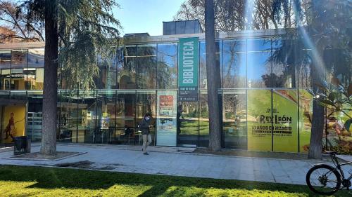 Retiro Park - image 7