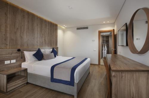 Pyramisa Suites Hotel Cairo - Tap to explore photos