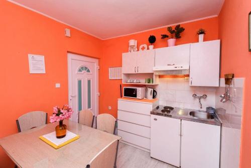 Apartments Goge - 90m from beach - image 9