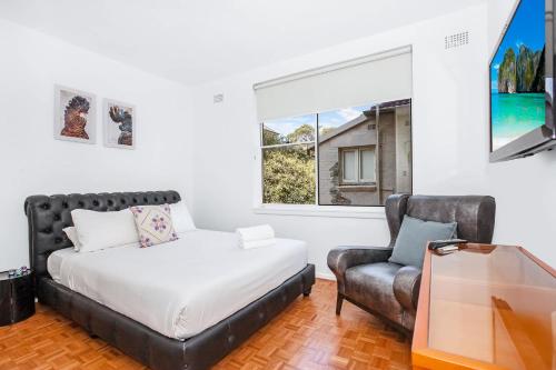 Bondi Getaway - Parking and Walk to the Beach - image 10