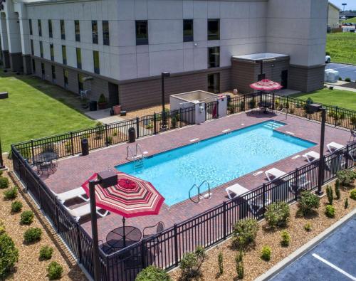 Hampton Inn Blytheville - image 10