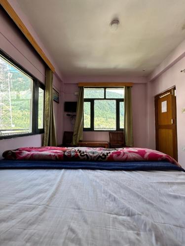 Mohini classic Hotel, unwind in the nature – Manali, PA