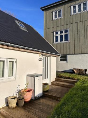 Cottage by the waterfront, Vestmanna (фото 2)