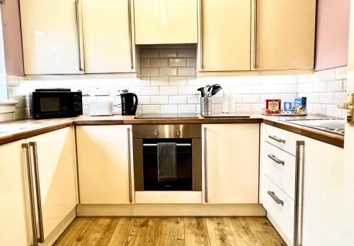 Ground Floor Flat with Free Parking & WiFi, Glasgow (photo 9)