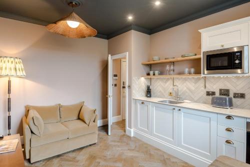 Tyndall's Park  - 1 Bed Apartment - No.3 - image 5