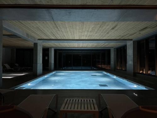 Appart cosy 3 pieces, ski-in/out, piscine & spa, 8-10 pers. - FR-1-461A-26 in Les Arcs