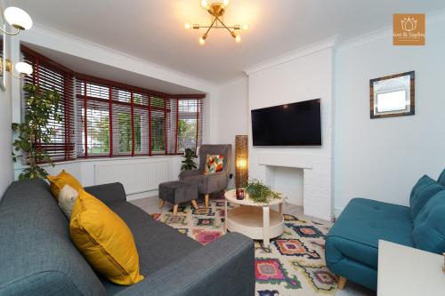 Gaia Cottages 3BR Home with Parking,WIFI,Garden,EV & Desk