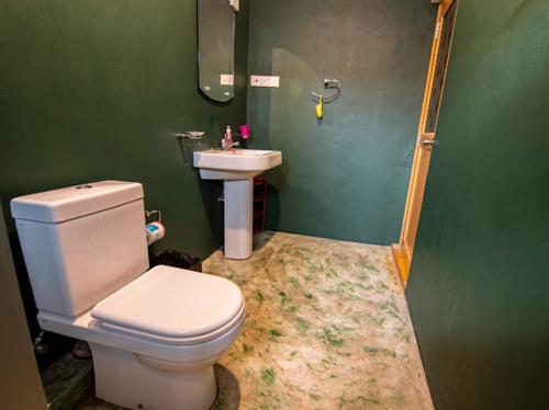 Deluxe Family Room image 7
