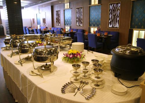 Еда и напитки, hotel Sonar Tori in Агартала