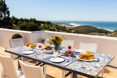 Villa Guincho Cascais | Ocean View | 16pax | Maid in มัลเวย์รา ดา เซร์รา