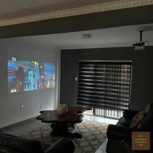 Koplietošanas atpūtas telpa ar TV, Kanyamazane Guesthouse 1214 in Nsikazi