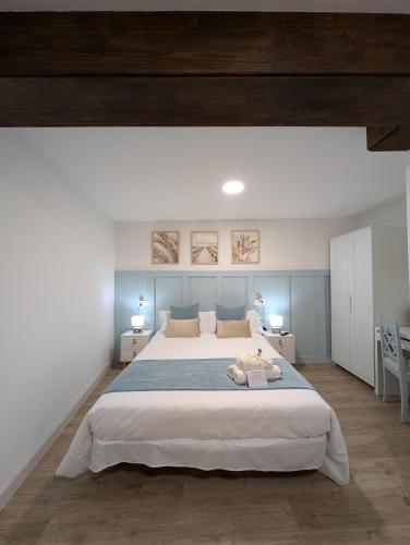 1 double bed, 1 twin bed